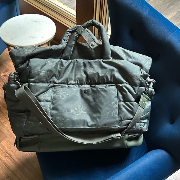 Itzy Ritzy Dream Weekender™ Hospital & Travel Bag -Camo - Picture 2 of 4